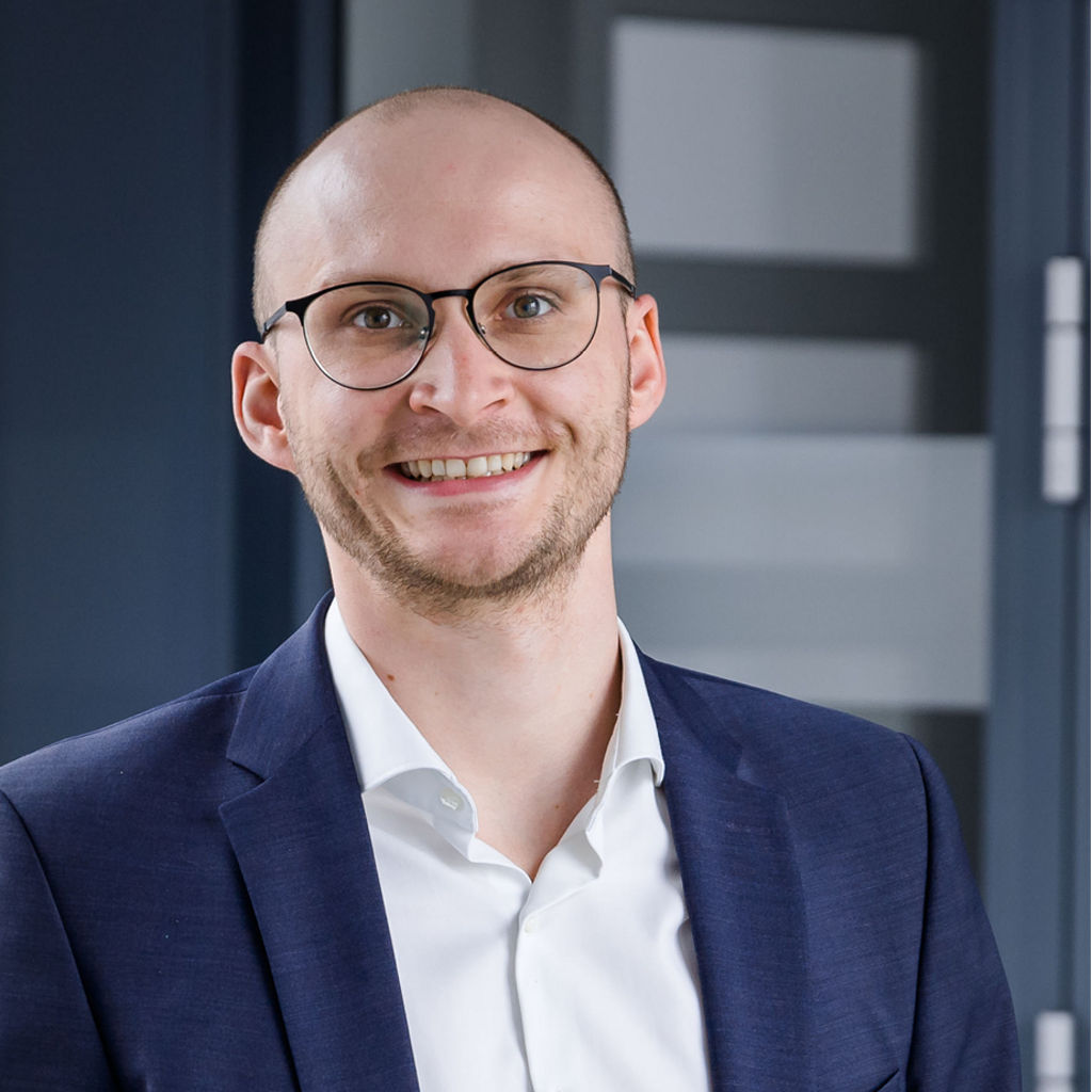 Mitarbeiterbild Versicherungsreferent Simon Niedermeier