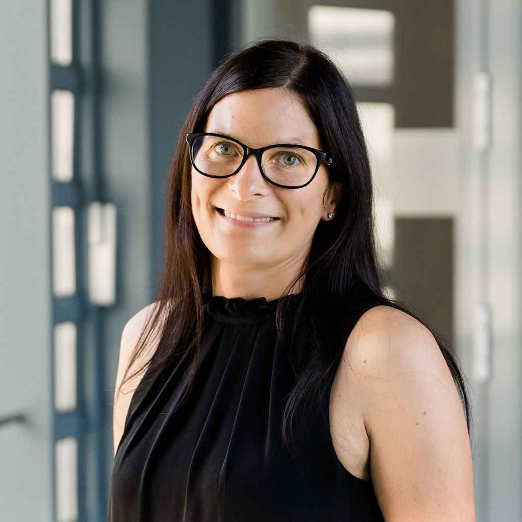 Mitarbeiterbild Wohnbaufinanzierung Stephanie Feckl