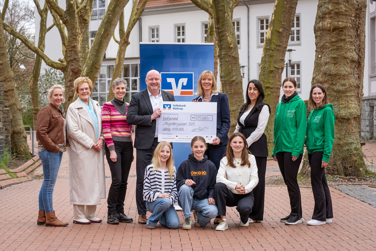 Britt Wagner (Kinder- und Jugendparlament Waltrop), Marlies Graeber (Förderverein Hospiz Castrop-Rauxel), Dr. Sonia Wüllner-T