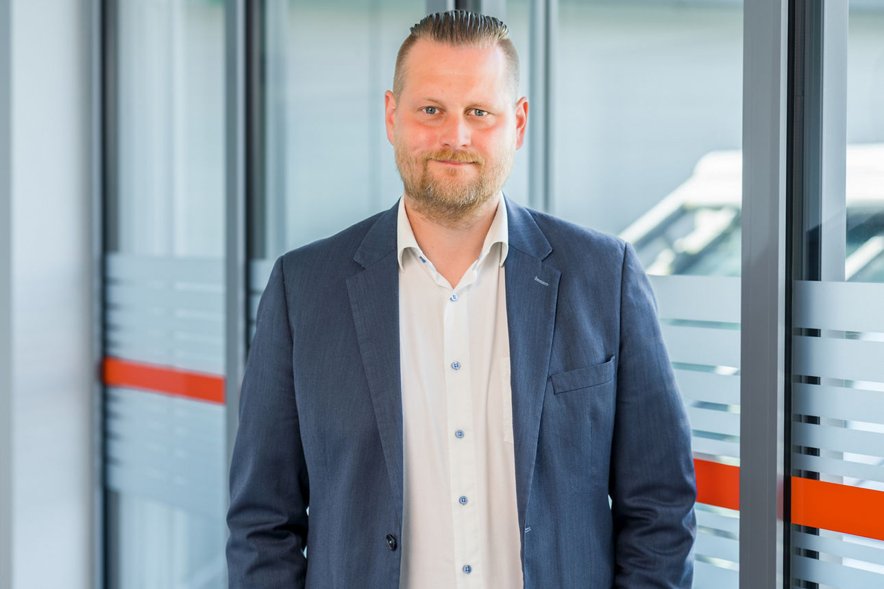Marcel Eden, Mitarbeiter der Volksbank Westrhauderfehn