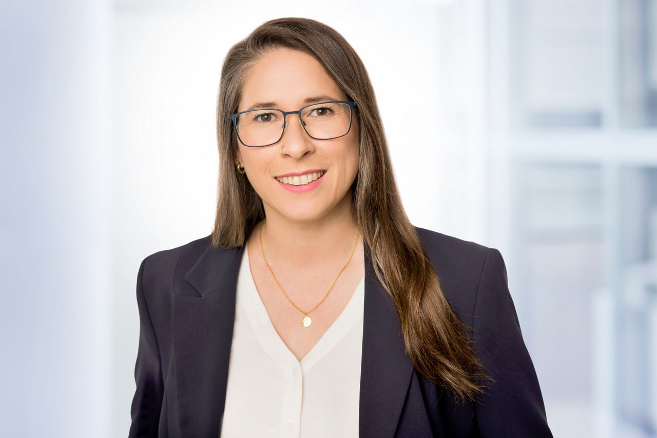 Portrait zeigt Mareike Seifert, Kreditanalyse Investoren- und Projektfinanzierung