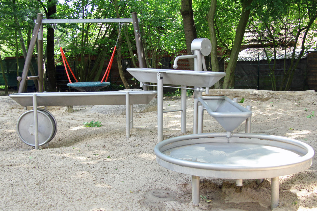 Die neue Wasser-/Matschanlage im Kiga Holtland