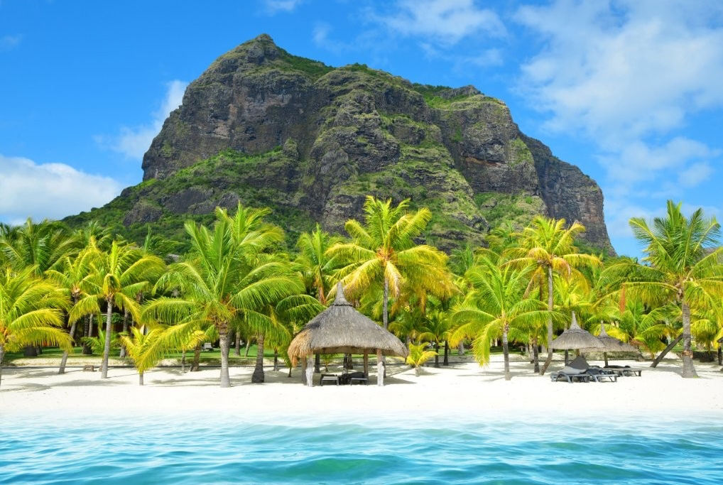 Blick auf einen Strand auf Mauritius