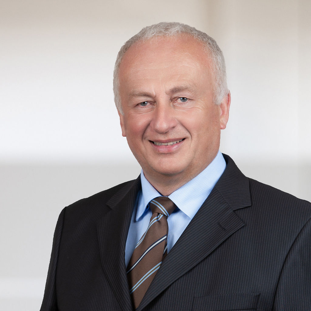 Bewerbungsunterlagen an den Vorstandsvorsitzenden Johann Mayer 