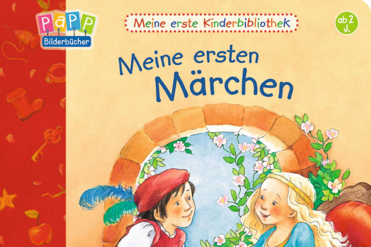 Märchenbuch Meine ersten Märchen. Eine Prinzessin und ein Prinz halten sich an der hand