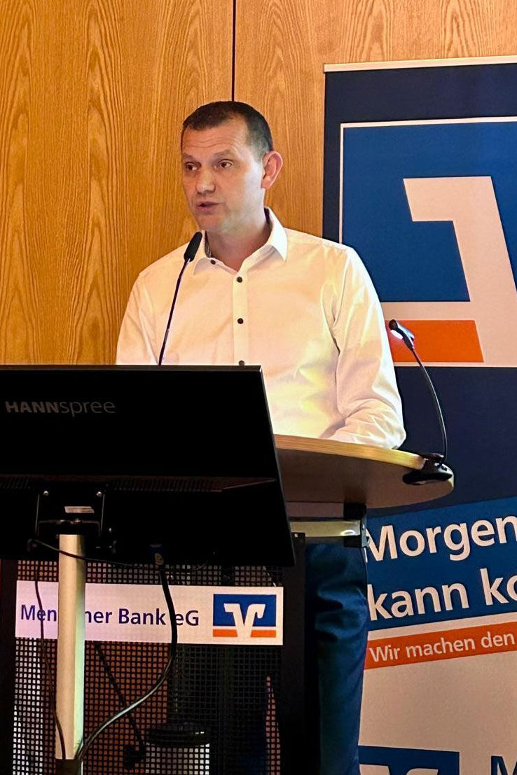 Vorstandsmitglied Florian Steuer präsentierte den Vertretern die Bilanzzahlen.