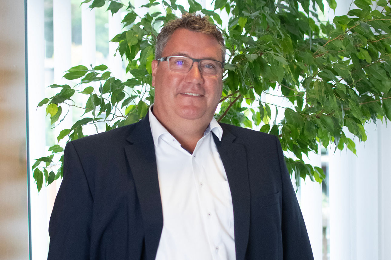 Porträtfoto von Jörg Meuten