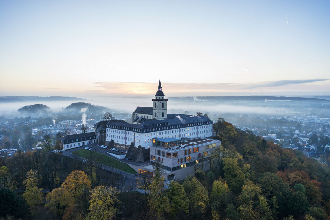 Drohnenaufnahme des Michaelsberges