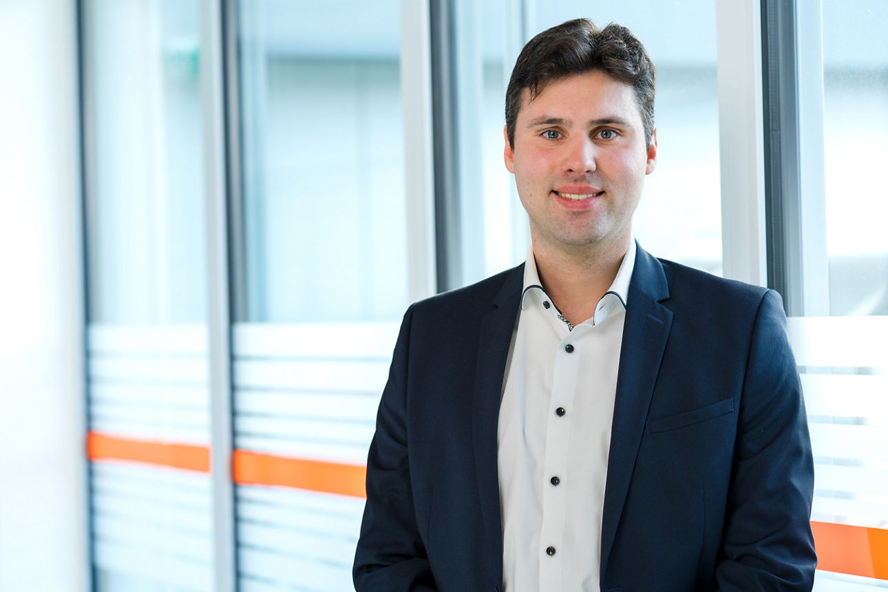 Mirco Wiese, Mitarbeiter der R+V