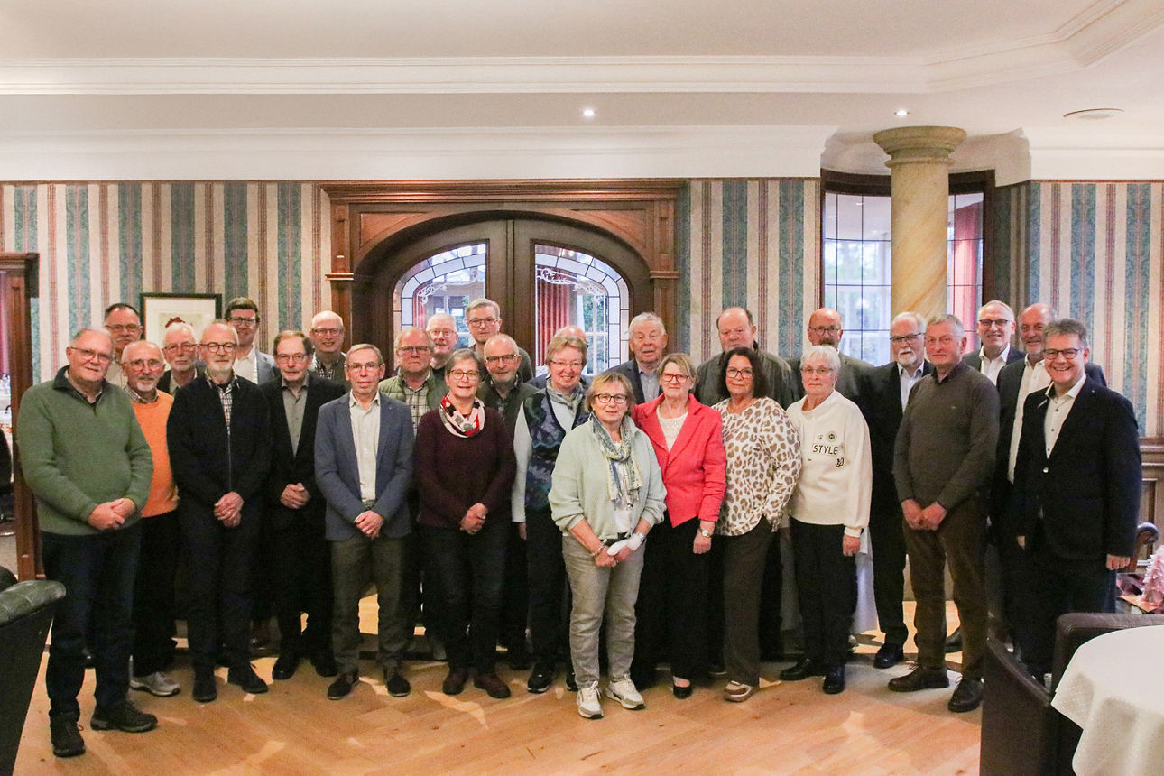 Gruppenbild - Mitgliederehrung 2025 in Delbrück