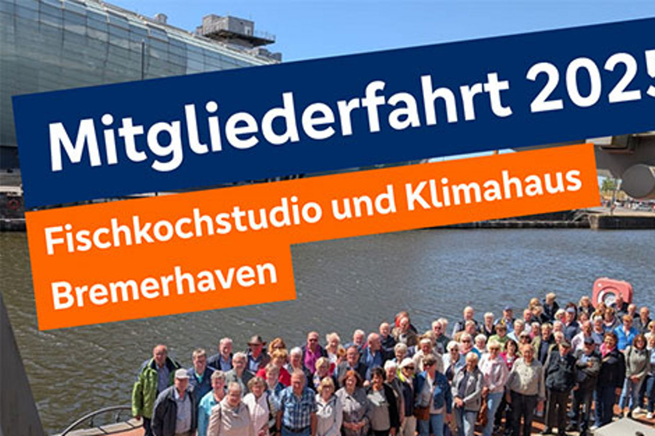 Ein Gruppe von Menschen am Hafensteg