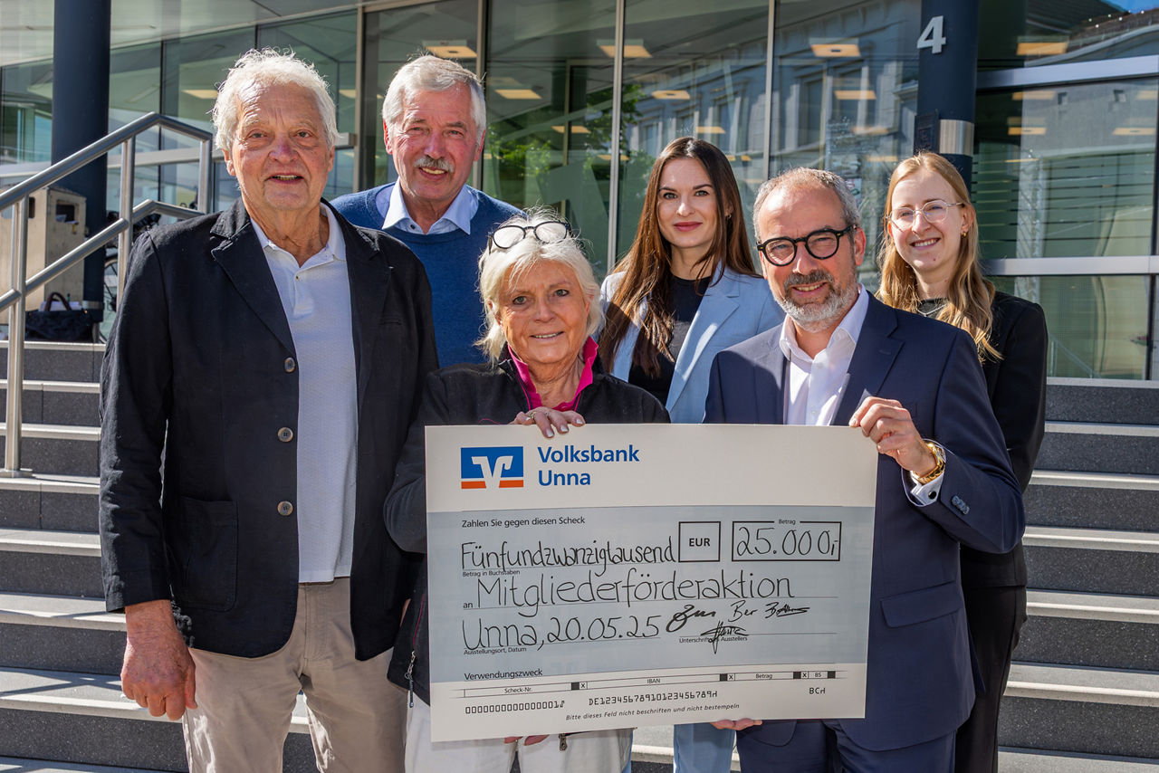Dr. Klaus Berndsen (Jury), Bernhard Albers (Jury), Brigitte Henschen (Jury), Larissa Reil (Volksbank Unna), Peter Zahmel
