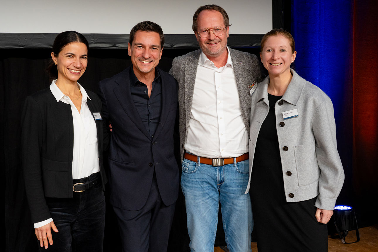 Gruppenfoto (v. links n. rechts): Selina Gruß, Thorsten Havener, Alexander Schuster, Anika Friedrich