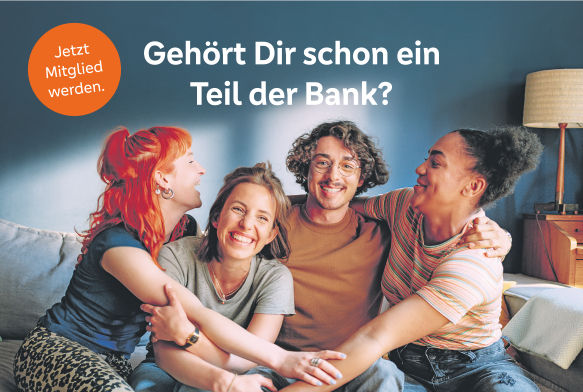 Drei lachende Menschen einer WG