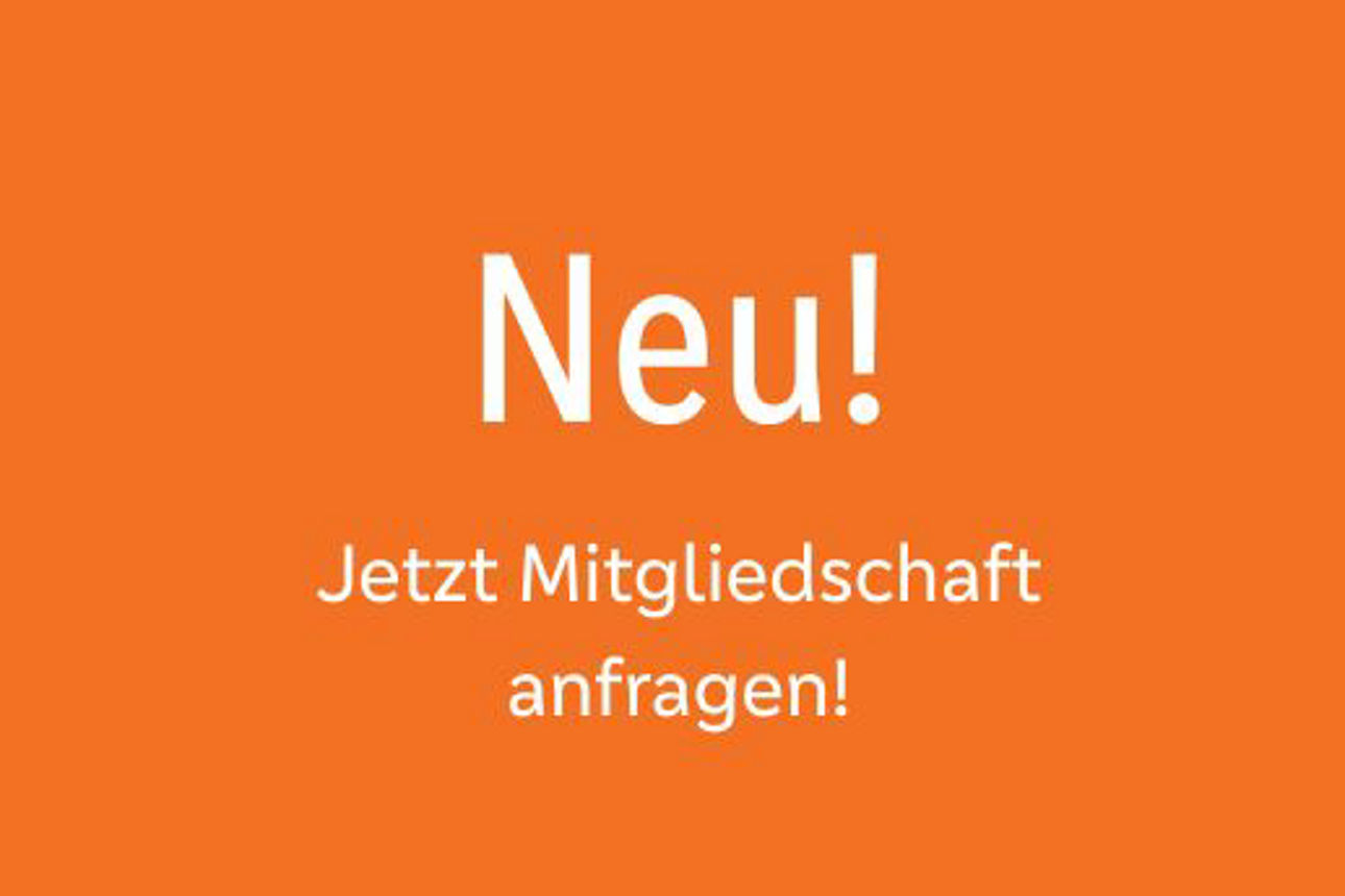 Ein orangefarbenes Bild mit dem weißen Text "Neu! Jetzt Mitgliedschaft anfragen!".