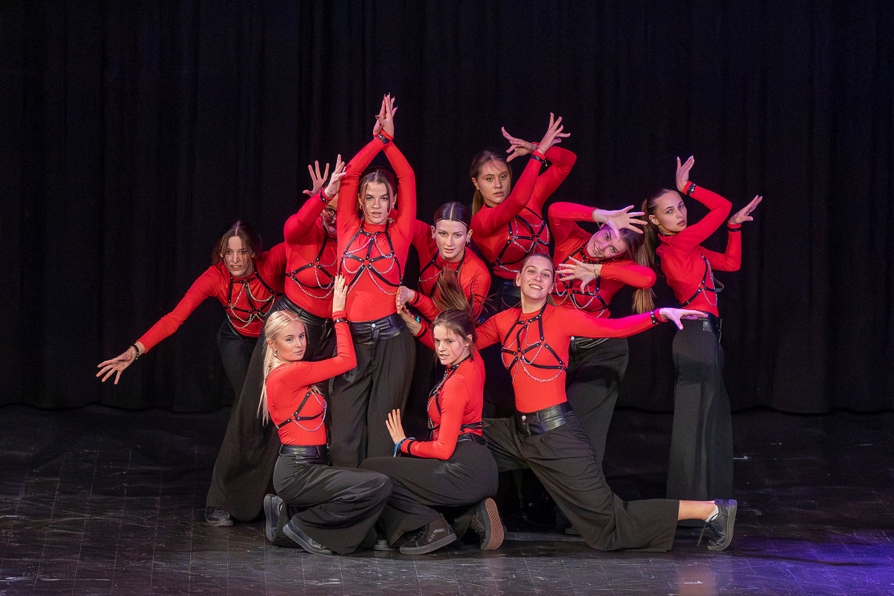 Gruppenfoto der Tanzschule Müller