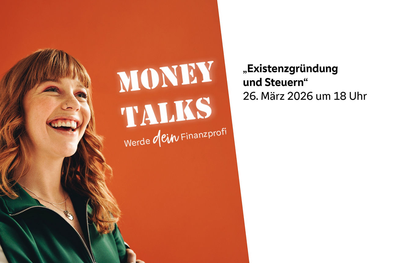 Bild mit dem Schriftzug Money Talks und einer lächelnden Frau vor orangenem Hintergrund.