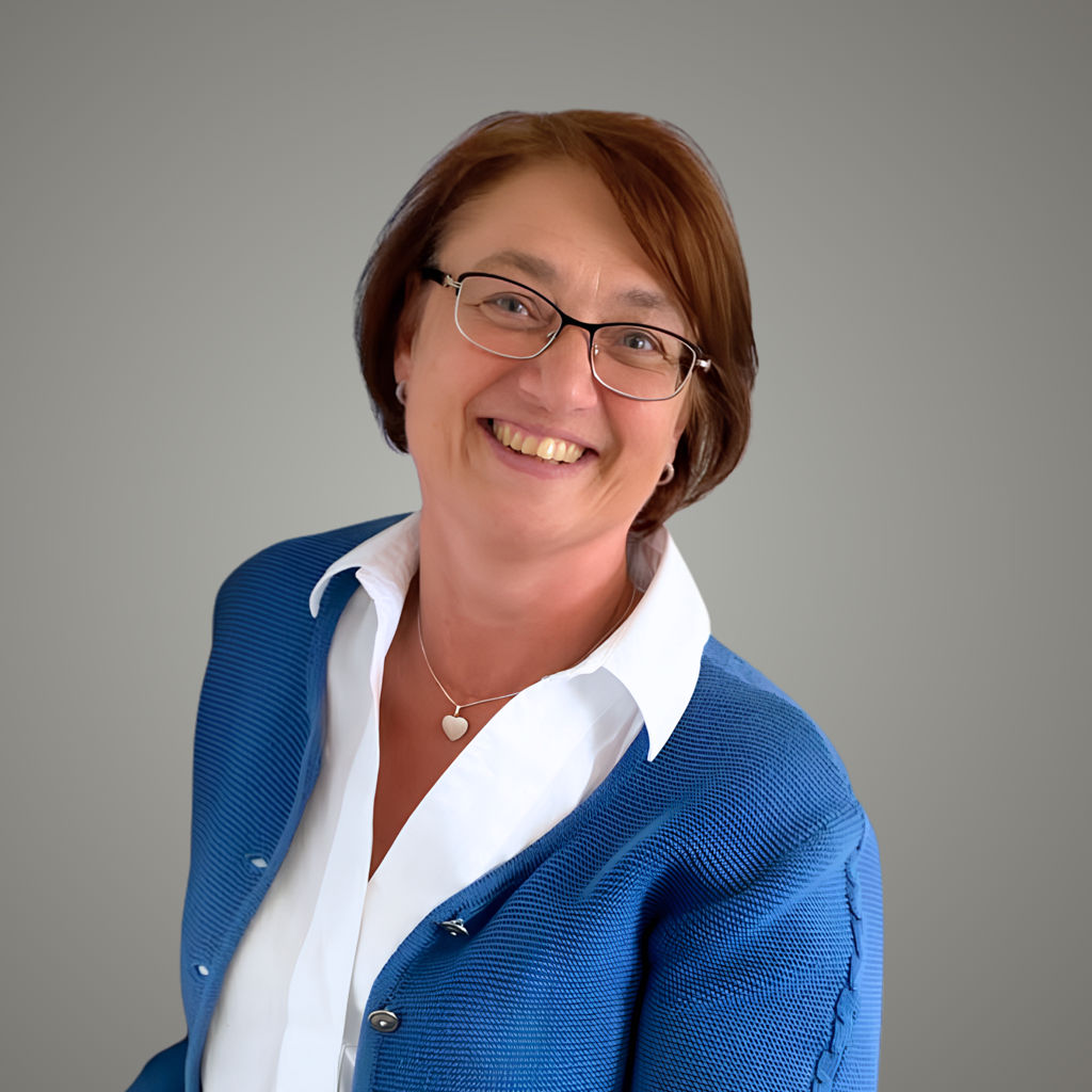 Porträt von Monika Heuer