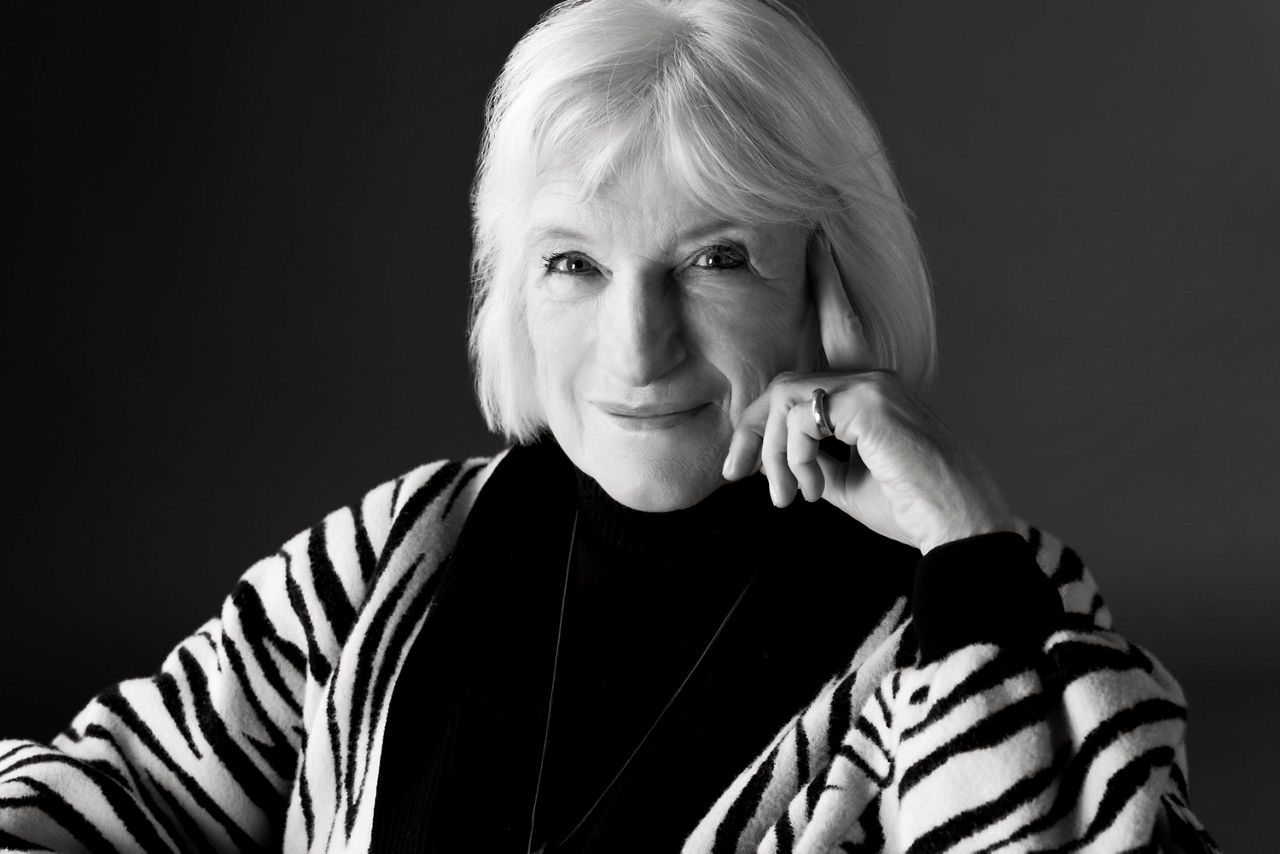 Portrait der Künstlerin Monika Siebmanns