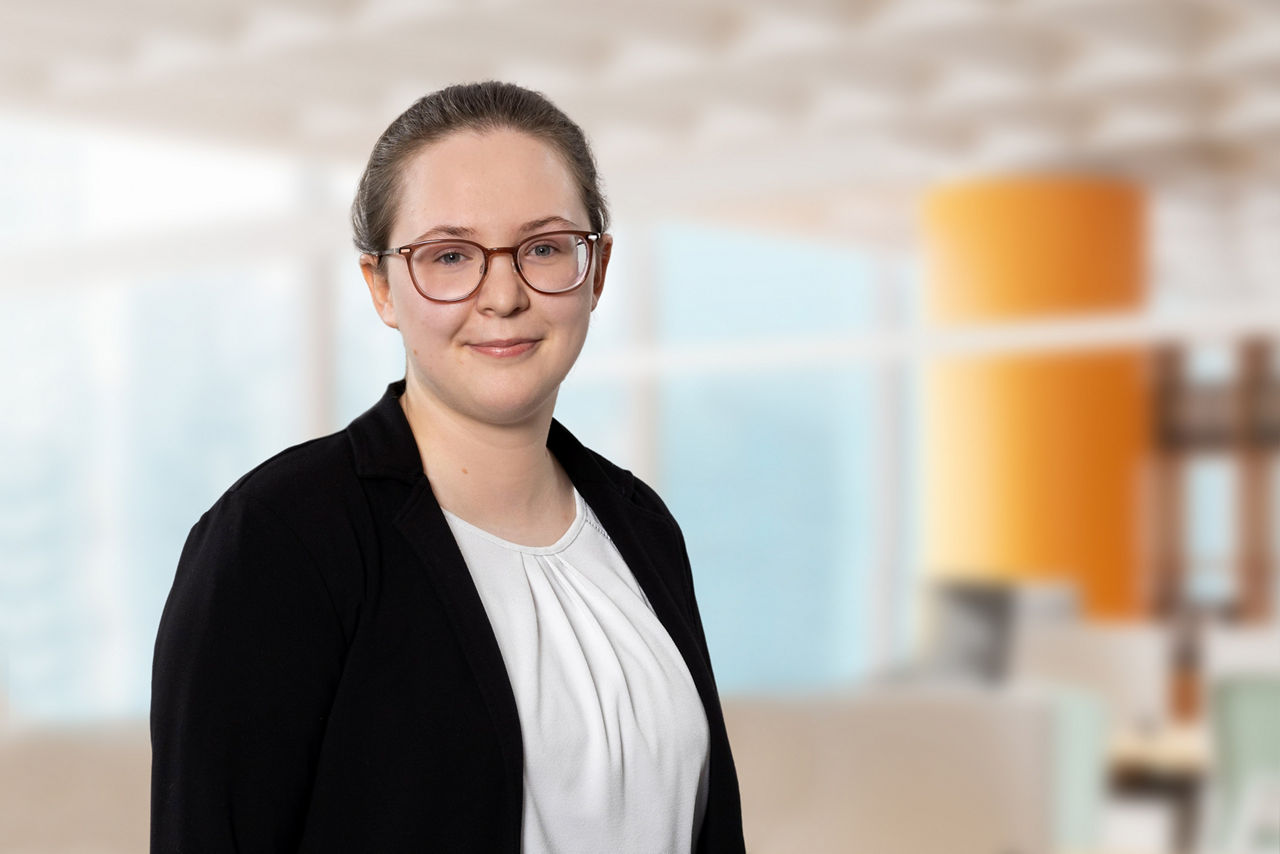 Unser Foto zeigt Kreditassistentin Rita Derr