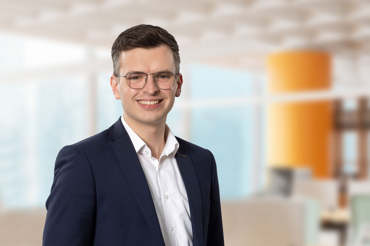 Unser Foto zeigt Privatkundenberater Marius Westerkamp