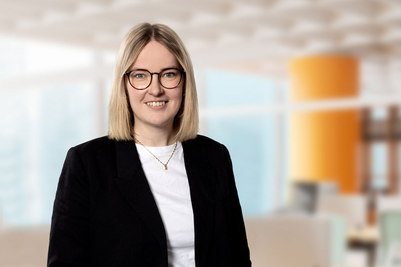Unser Foto zeigt Privatkundenberaterin und Ausbildungsleiterin Sarah Kanne