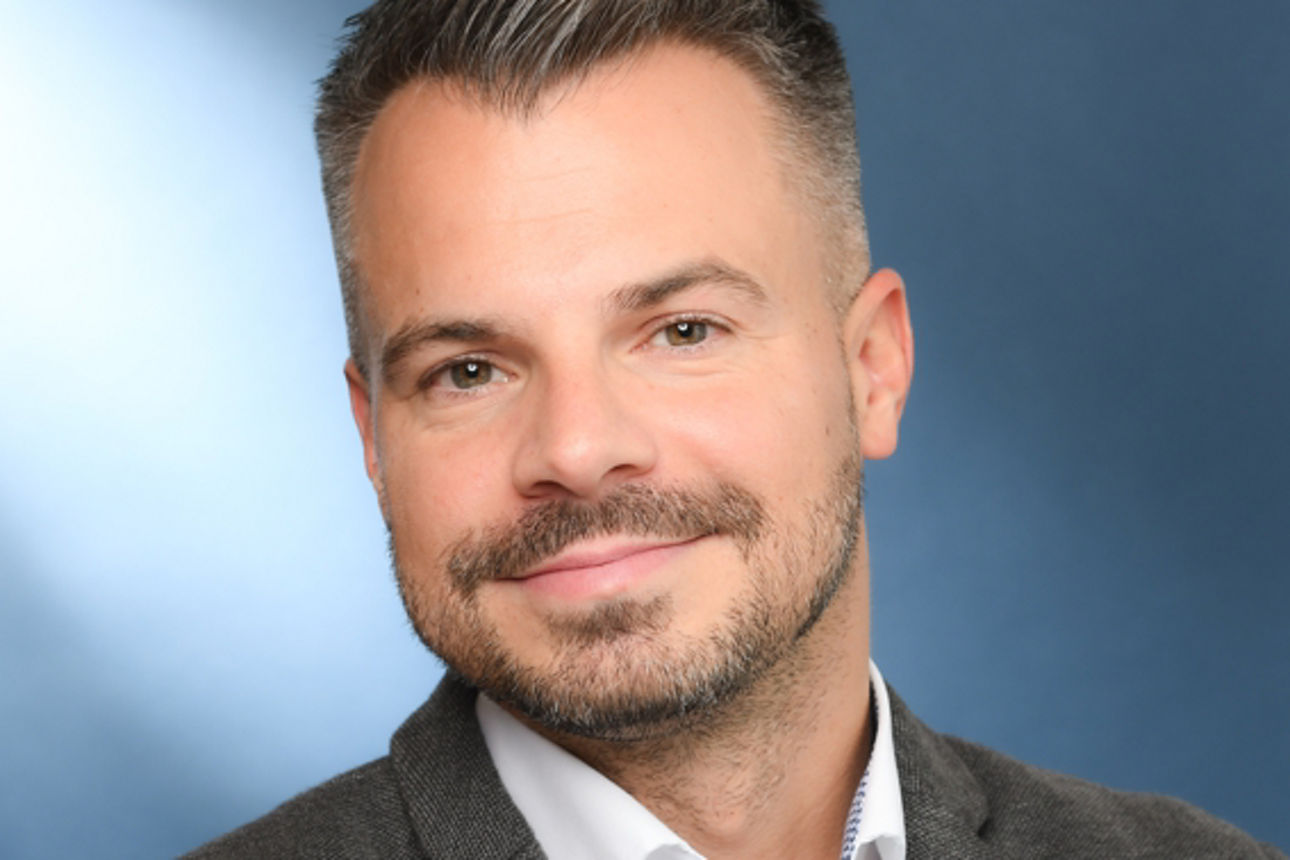 Das Bild zeigt den Referenten Sandro Dal Forno