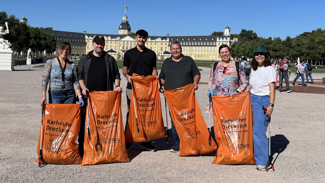 Mitarbeiter der sich für die DKMS typisieren lässt.