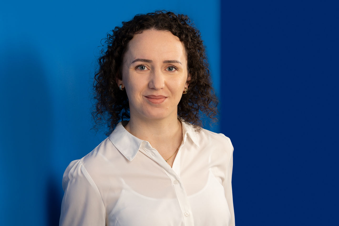 Servicemitarbeiterin Adelina Muli