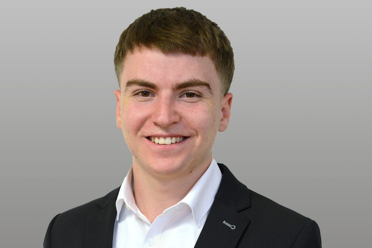 Leon Musial, Kundenberater