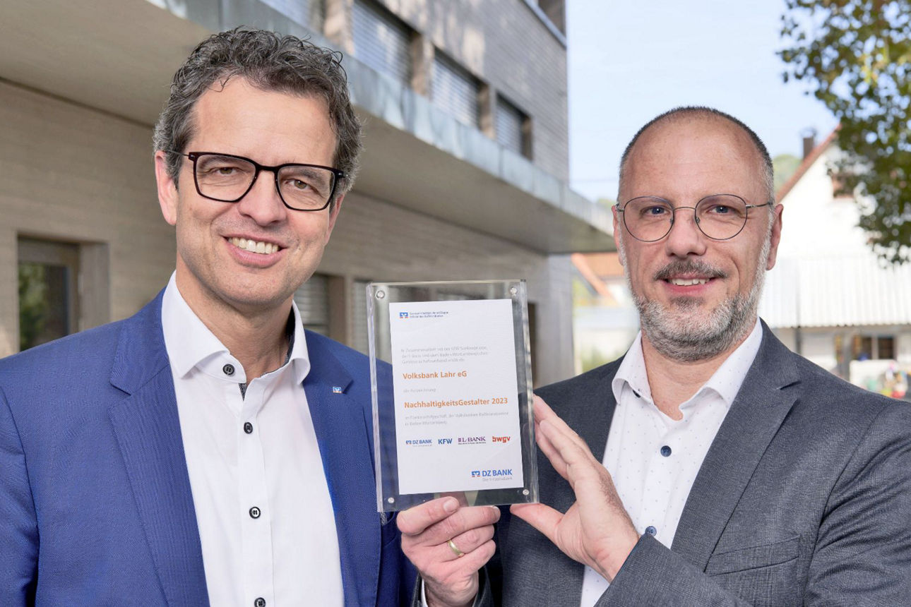 Peter Rottenecker und Marcel Enderle lächeln in die Kamera