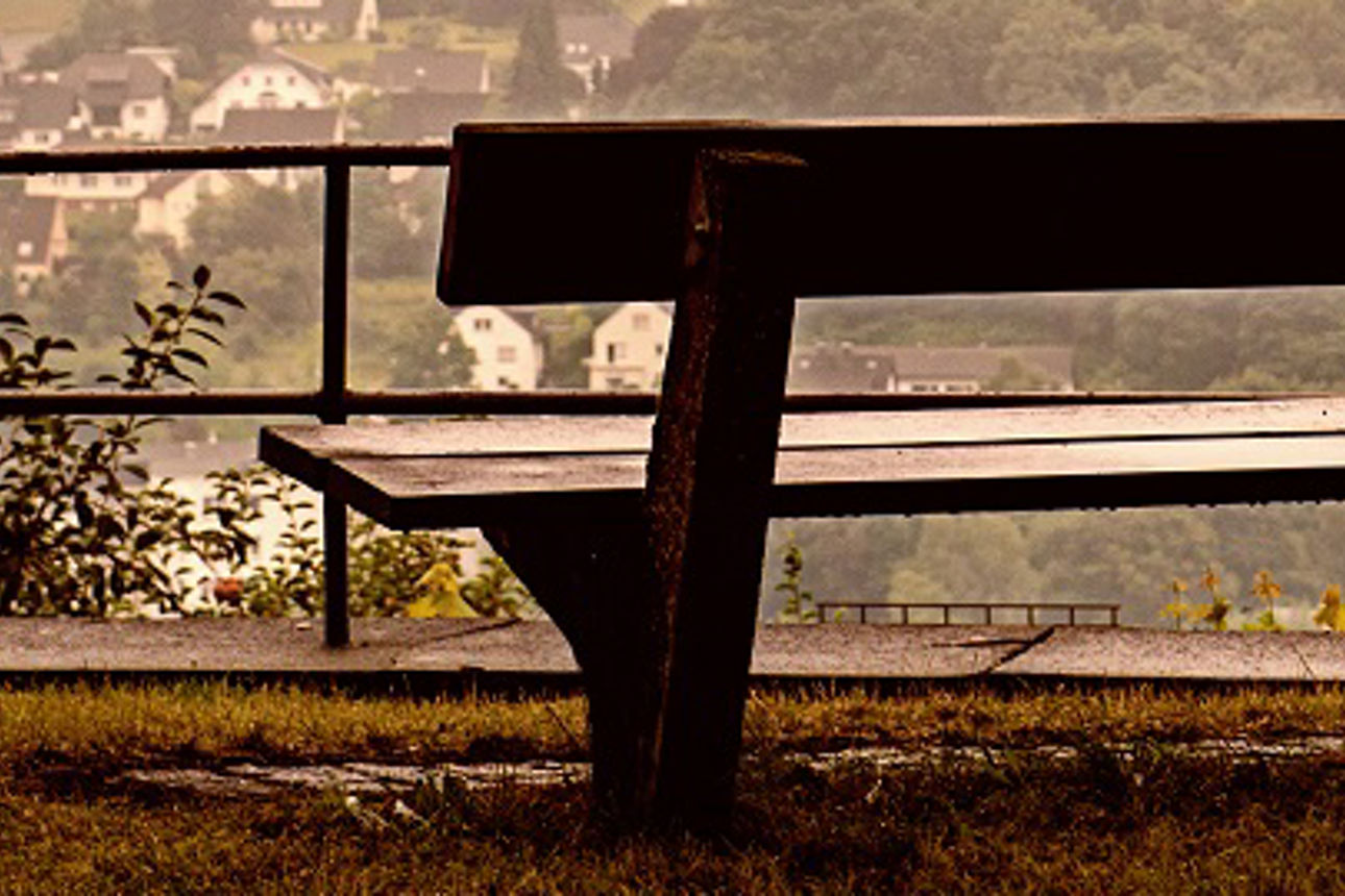 Bank vor dem Piusberg