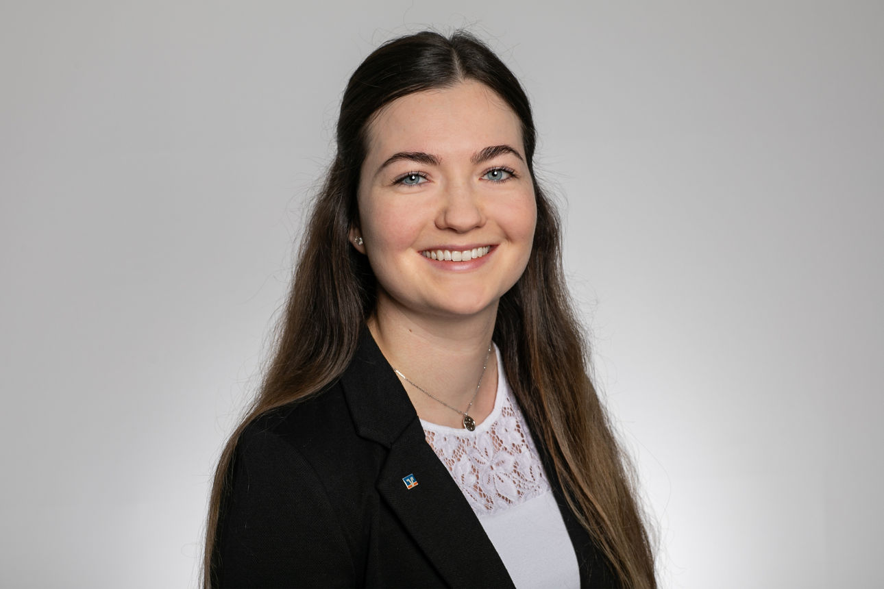 Portrait von Immobilienberaterin Nadine Bölter