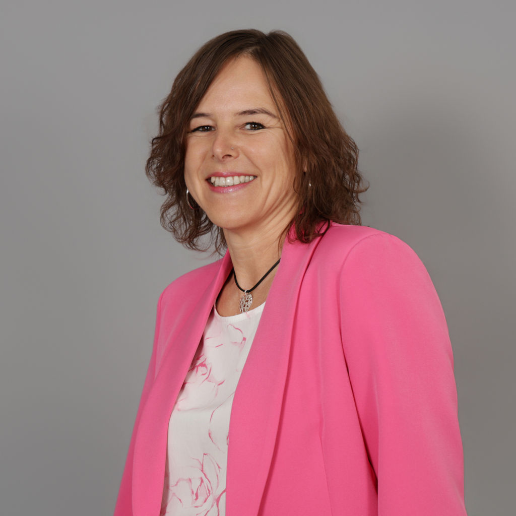 Porträt von Nadine Heil