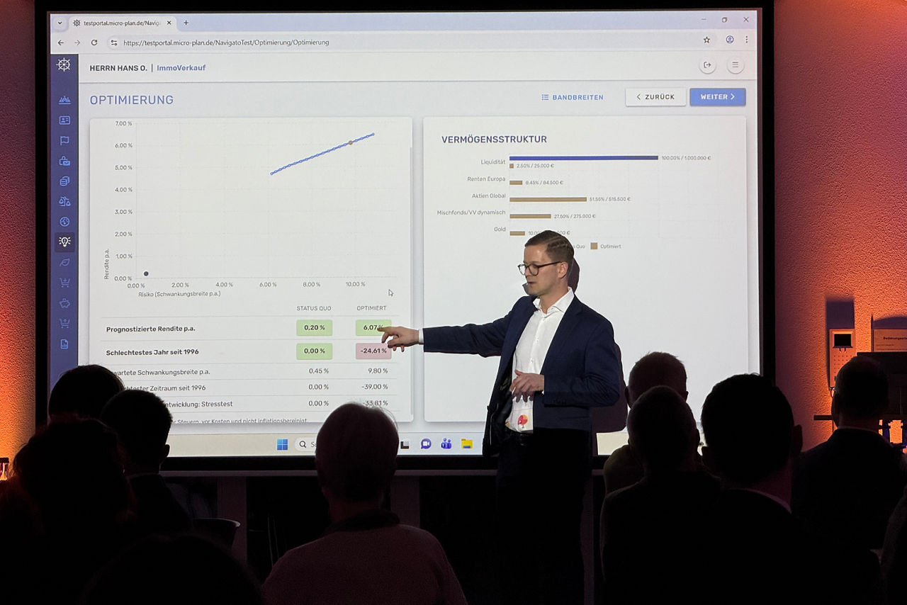 Herr Kreppel von Navigato mit seiner Präsentation