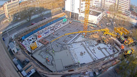 Bild zeigt das Fundament für das Hotelprojekt der Volksbank in Kasseler