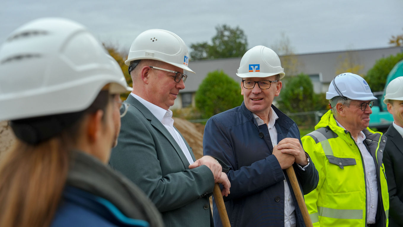 Erster Spatenstich für unsere neue Volksbank in Hardt