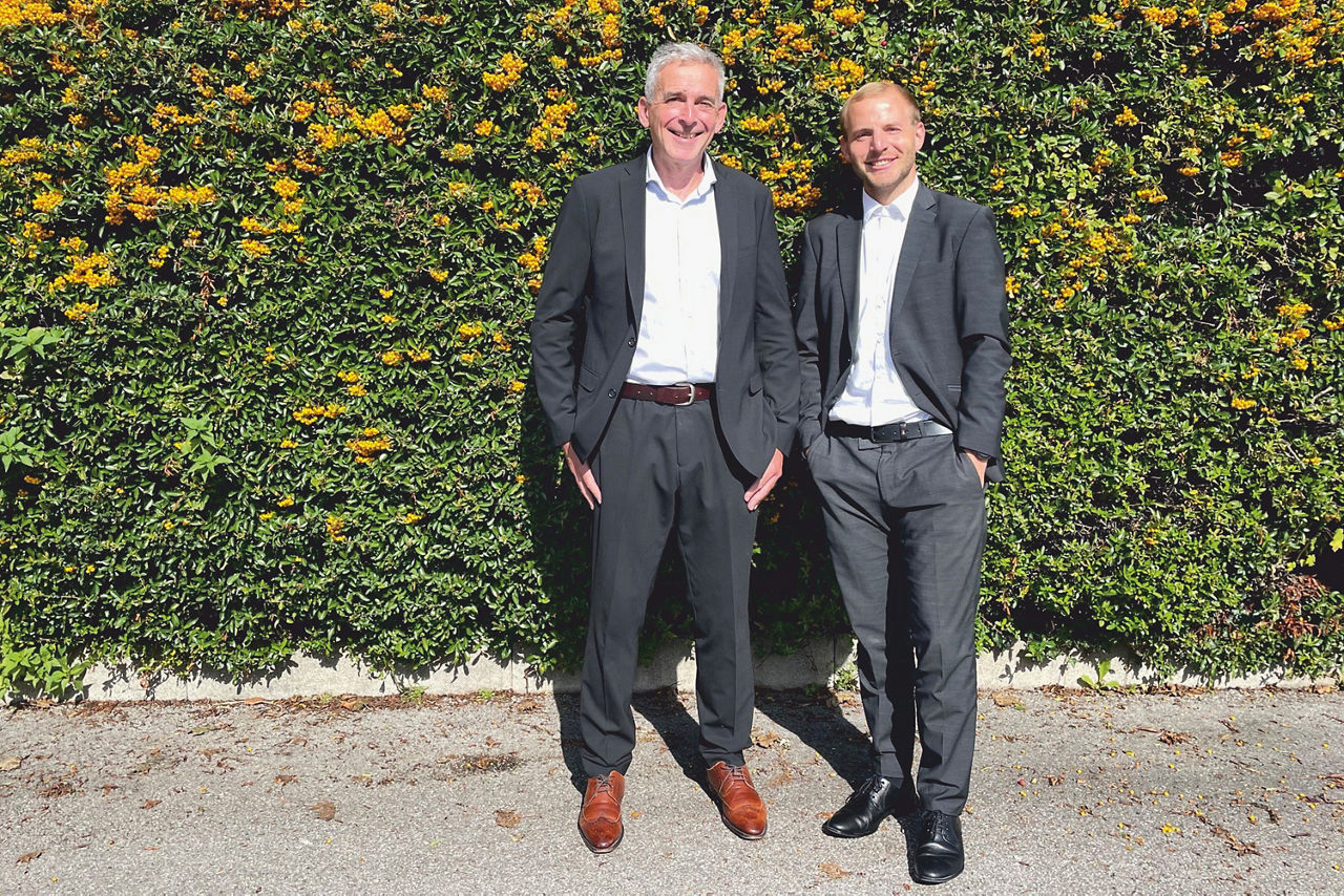 Neuer Mitarbeiter Georg Wagner mit Bereichsleiter Kilian Feichtmair
