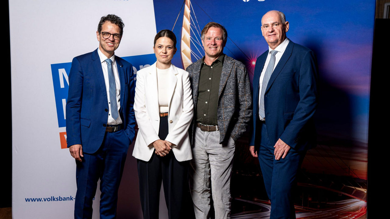 Peter Rottenecker, Silke Mutz, Markus Wöhrle und Reiner Richter lächeln in die Kamera
