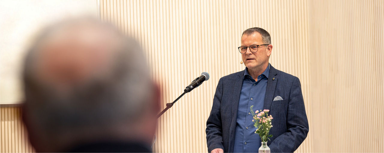 Vorstand Oliver Winter am Mikrofon