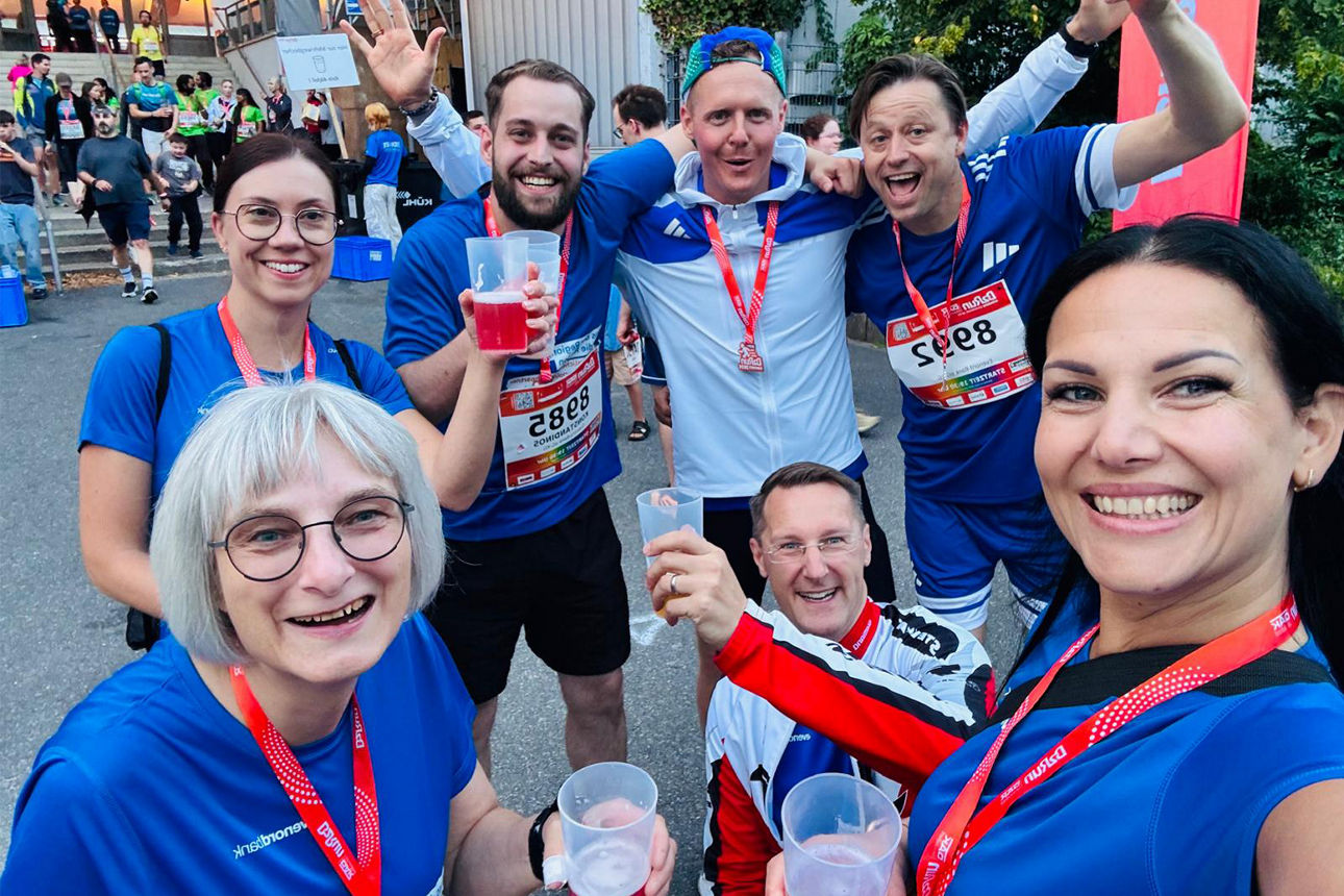Teambild Mitarbeiter beim b2Run