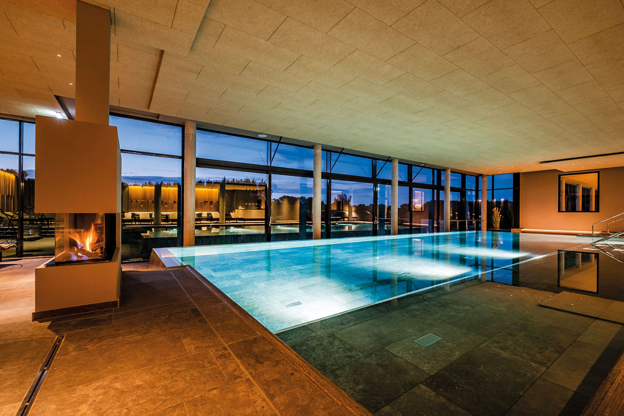 Pool im Hotel Breitenburg