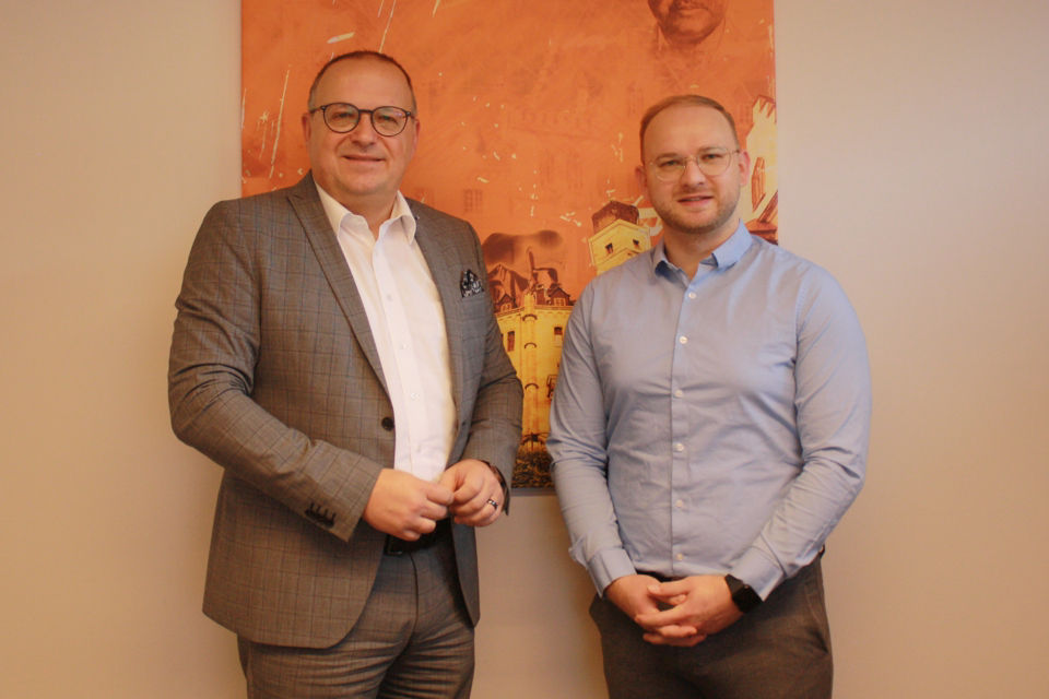 Nicolai Geck mit Vorstandsmitglied Matthias Herpich