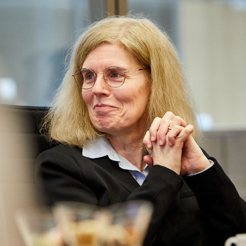 Darstellung unseres Ethik-Beirat-Mitglieds Prof. Dr. Ursula Nothelle-Wildfeuer