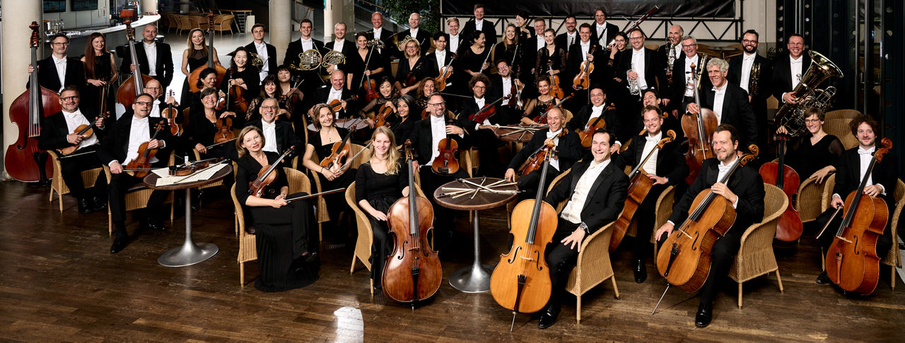 Mitglieder der Nürnberger Symphonikern mit ihren Instrumenten 