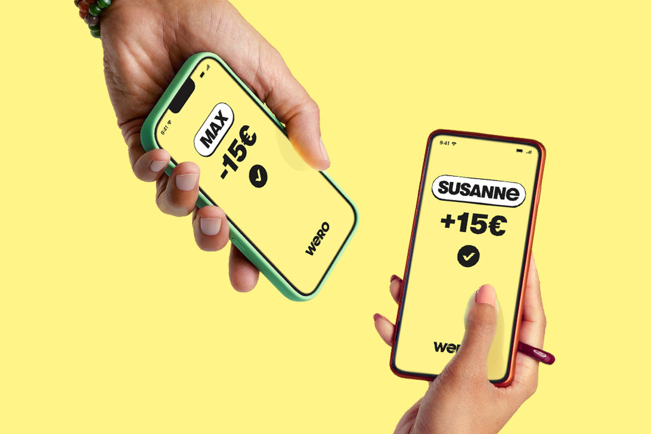 Zei Hände halten jeweils ein Handy und senden sich Gled per Wero