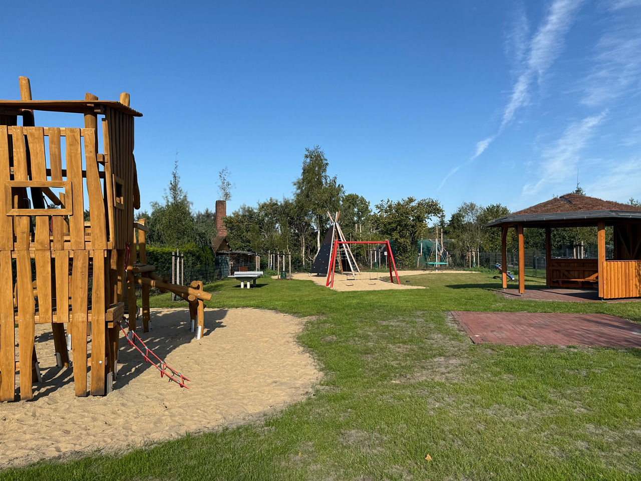 Bild mit Spielgeräten 