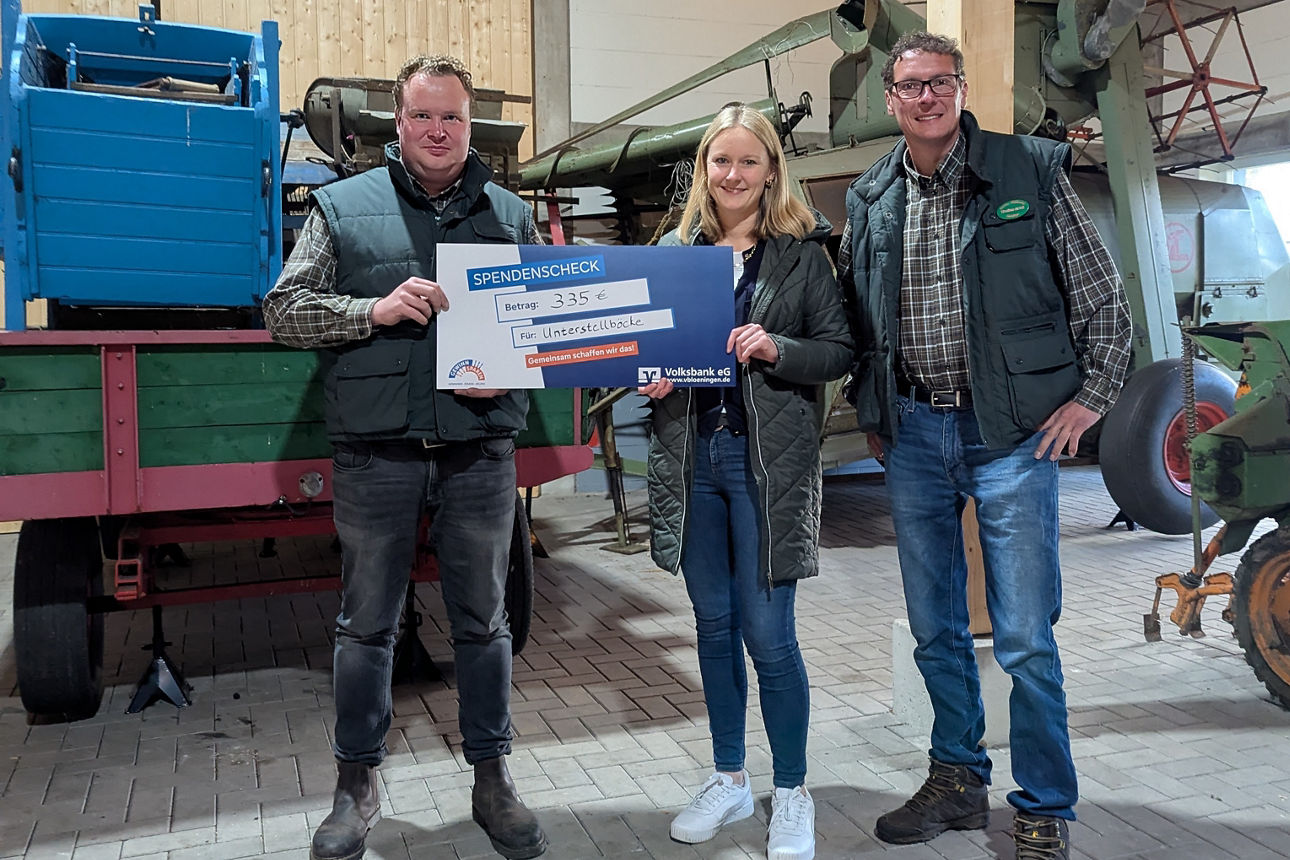 Spendenübergabe mit dem Hasetaler Oldtimerclub Schelmkappe