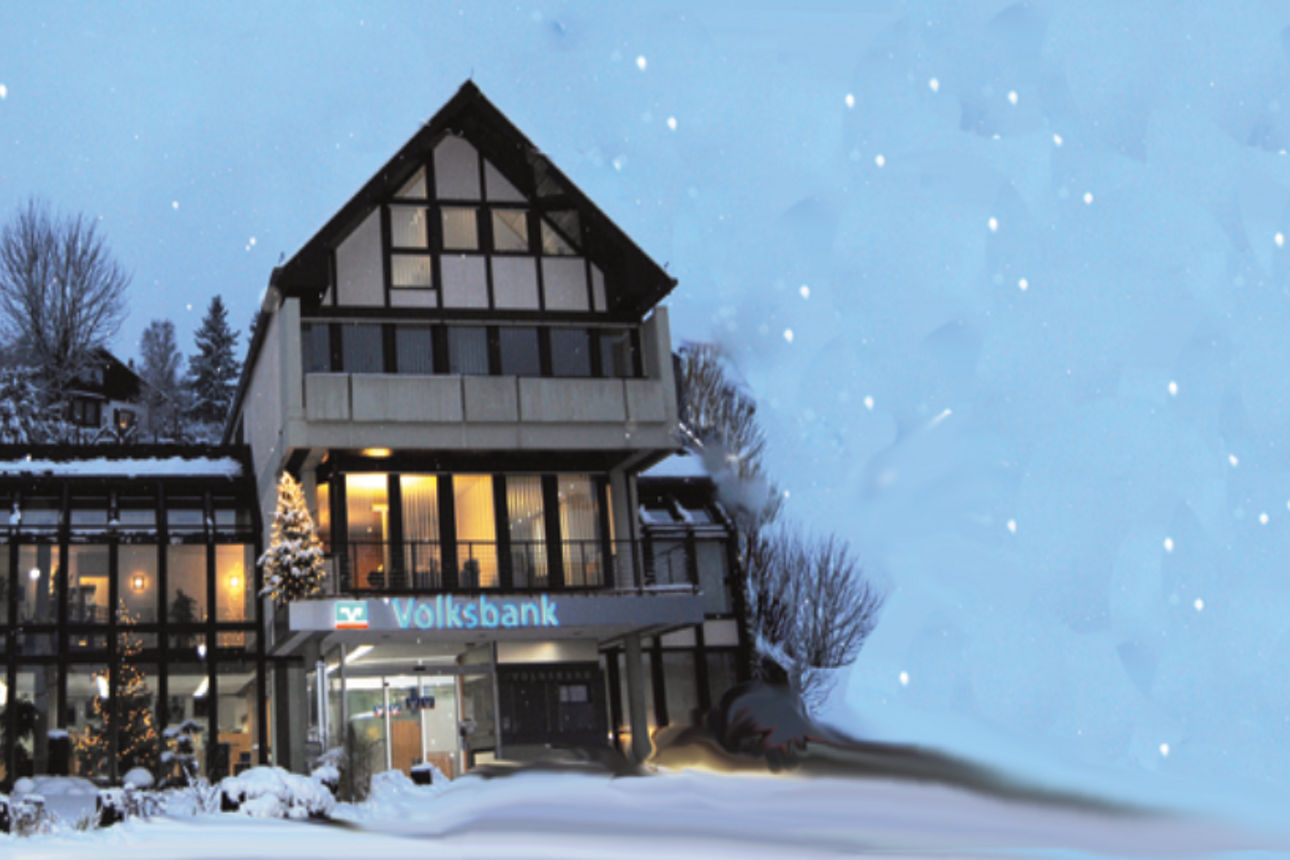 Eine eingeschneite Volksbankfiliale 