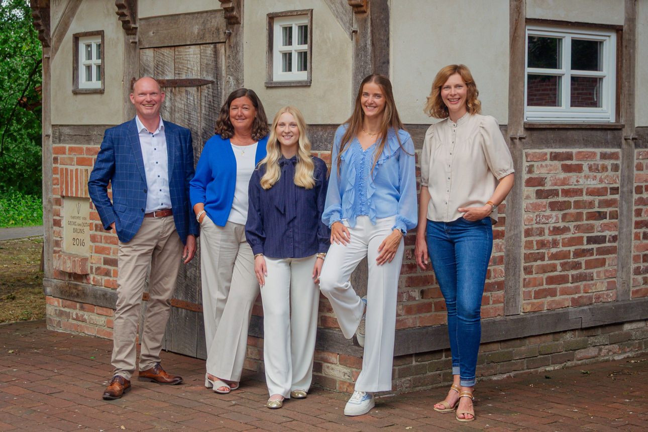 Gruppenfoto der Immobilienabteilung